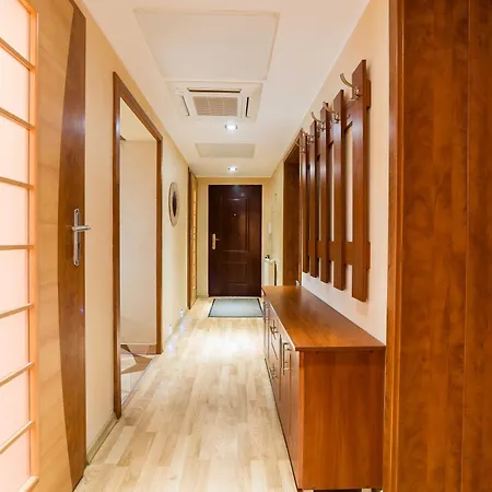Park Kasprowicza Spacious Apartment Poznan